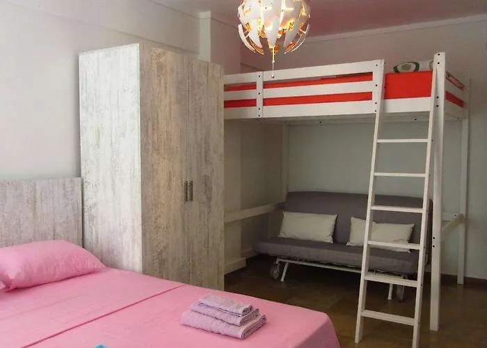 Delmare Aristotelous 7